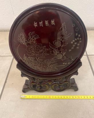 Piatto in legno con relativo supporto