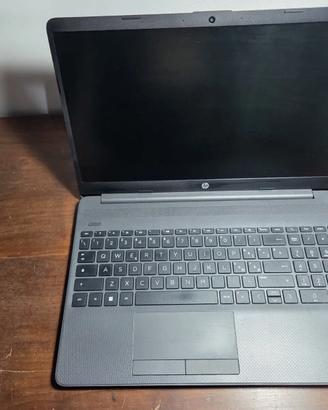 notebook hp i3-1215u=16 giga. 256ssd-win11