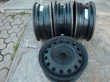 Cerchi per auto in acciaio