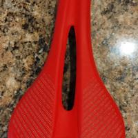 Sella 100% carbonio  145 gr.