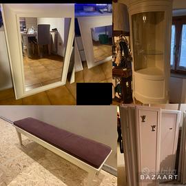 Specchio piu vetrina panchine imbottite cornici