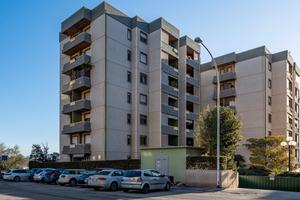 Studio Professionale bilivelli posto auto e cantin