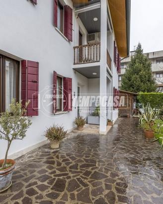 CASA SINGOLA INDIPENDENTE CON GIARDINO PRIVATO