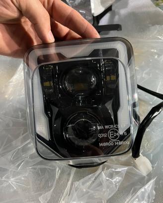 Faro a led per husquarna 701 supermoto