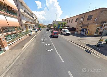 Guidonia quadrilocale con balcone