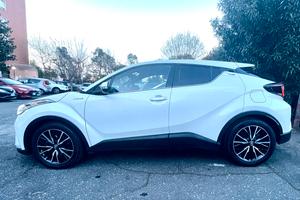 Toyota c-hr perfetta in garanzia