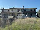 villa-trifamiliare-con-ampio-esterno