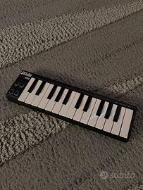 AKAI Professional LPK25