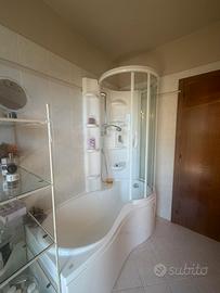 Vasca da bagno con doccia – Pratica e funzionale