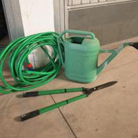 Set giardino: canna acqua, annaffiatoio e cesoia