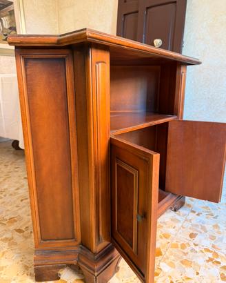 Mobile portatv in legno