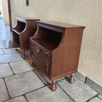 2 comodini in legno massiccio