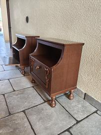 2 comodini in legno massiccio