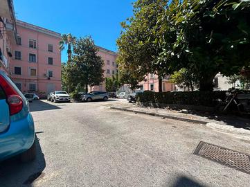 2 LOCALI A NAPOLI