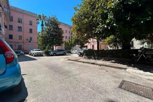 2 LOCALI A NAPOLI