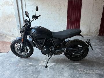 DUCATI Scrambler 800 Icon Dark