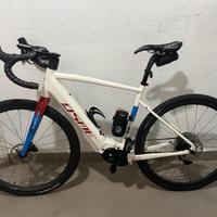 Bici pedalata assistita gravel nuova