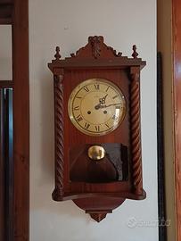 Orologio a pendolo da parete