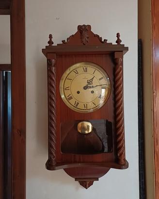 Orologio a pendolo da parete