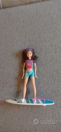 skipper Barbie con surf