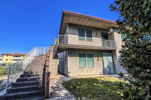 BIFAMILIARE INTERA - IDEALE PER DUE NUCLEI FAMILIA