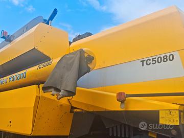 Mietitrebbia New Holland tc 5080 4WD