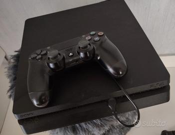 PlayStation 4 slim 