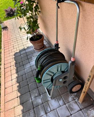 Carrello avvolgitubo