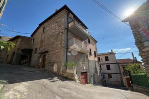 3 LOCALI A PIGLIO
