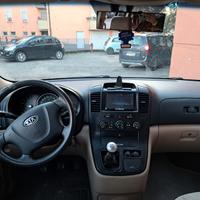 Kia carnival 2011