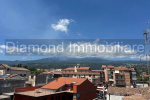 Appartamento ascensorato con garage a Giarre