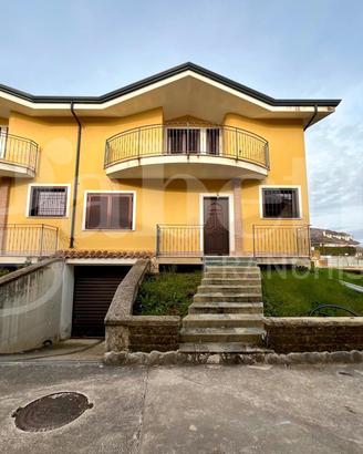 Villa a schiera Baia e Latina