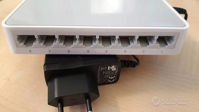 TP-Link TL-SF1008D Switch