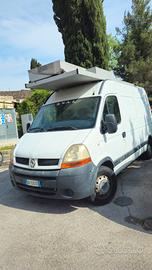 Renault Master con tenda di 9 metri 