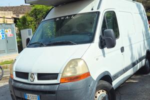 Renault Master con tenda di 9 metri 