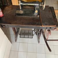 Macchina da cucire singer antica