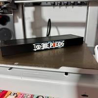 espositore one piece kinder