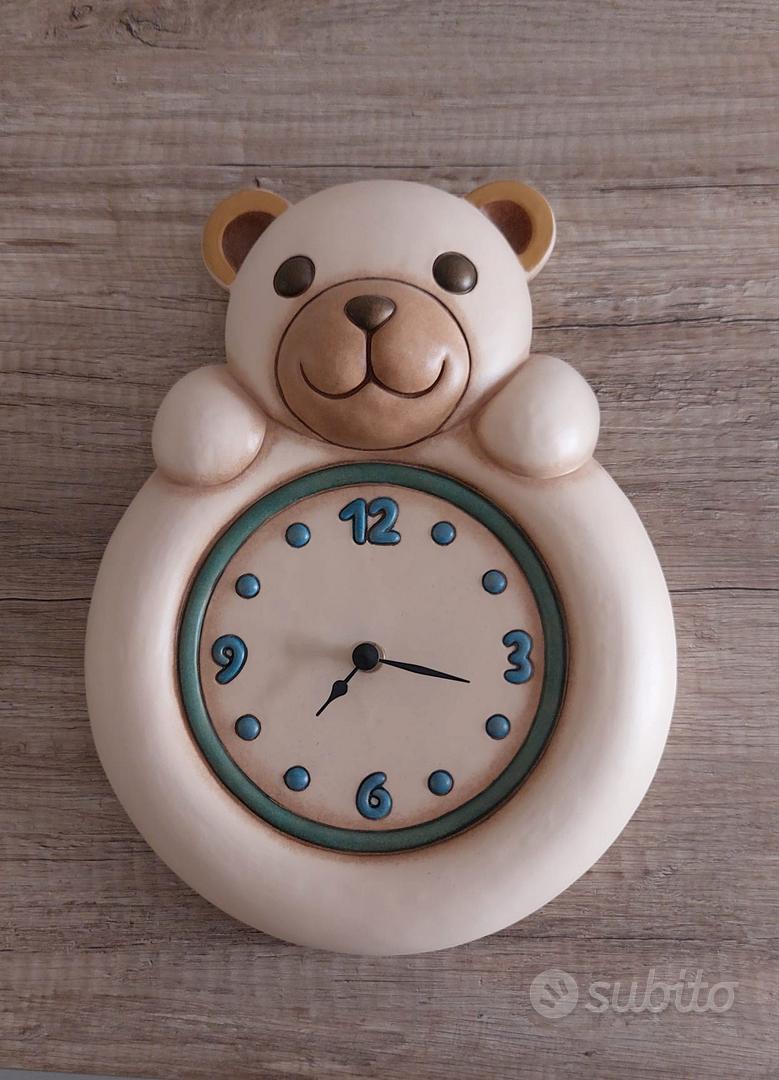 Simpatico orologio da parete per bambini con orsetto