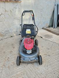 Tosaerba professionale Honda