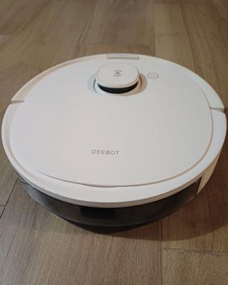 Robot aspirapolvere e lavapavimenti