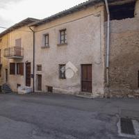 CASA SEMINDIPENDENTE A AGNOSINE