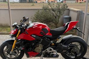 Ducati Streetfighter v4S
