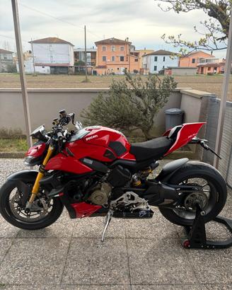 Ducati Streetfighter v4S