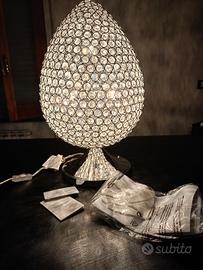 Lampada da tavolo uovo di diamante Ottaviani.
