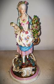 Statuina in porcellana