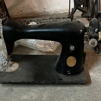 Macchina da cucire antica singer