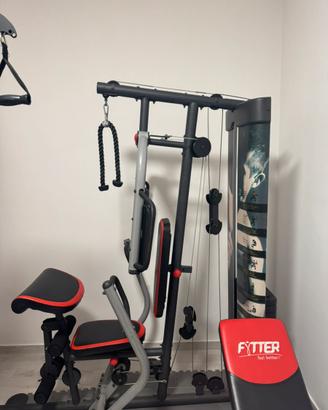 Palestra completa tenuta benissimo