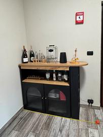 Mobile da ingresso o sala, angolo bar