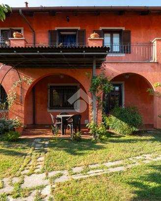 2 LOCALI A CASELLE TORINESE