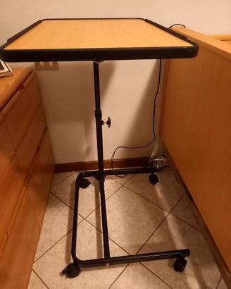 Tavolino con ruote
